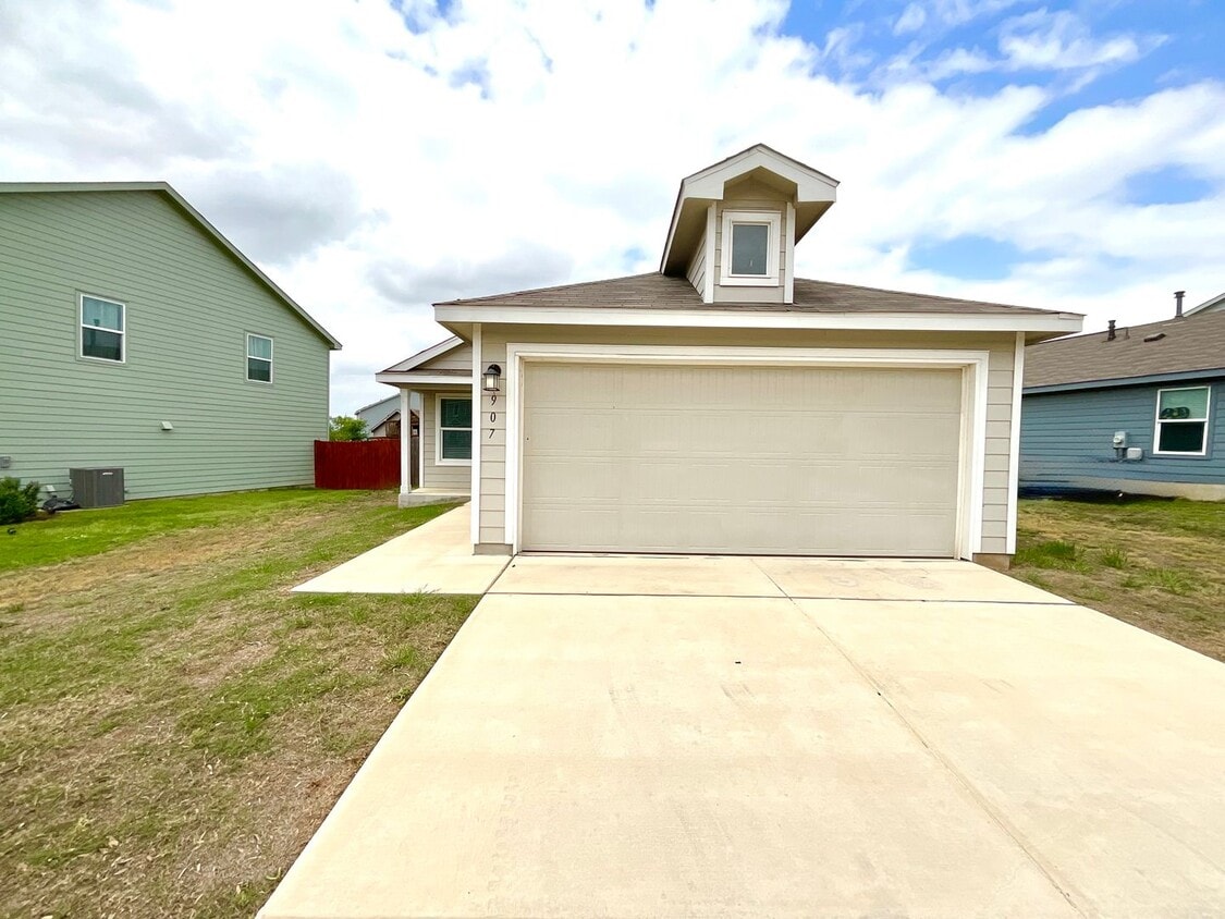 Spacious 3-Bedroom Home With Resort-Style Amenities- Pool, Dog Park And More! - Spacious 3-Bedroom Home With Resort-Style Amenities- Pool, Dog Park And More!