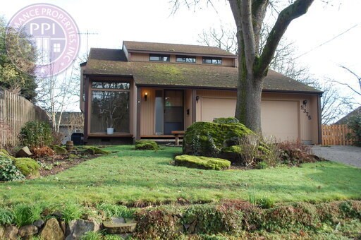 Primary Photo - Prime West Linn Location - Walkable to Hig...