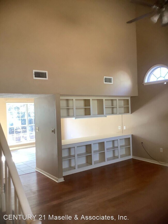 Building Photo - 4 br, 2.5 bath House - 4 Northwood Place