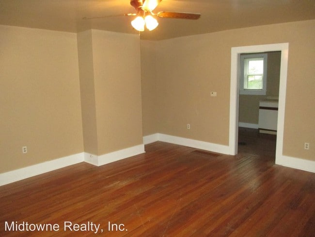 Building Photo - 1160 Nuttman Ave