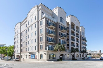 Building Photo - 124 Walnut St