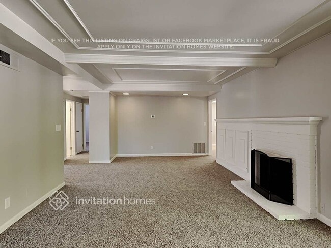 Building Photo - 5220 Paragon St