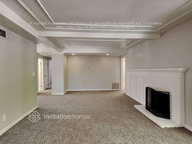 Foto del edificio - 5220 Paragon St