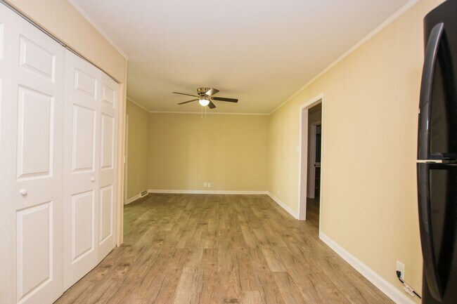 Foto del edificio - 1403 Broadmoor Rd