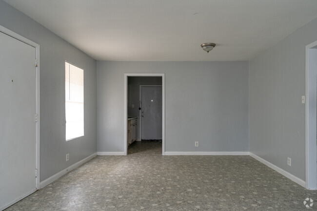 Interior Photo - Lamar Florida