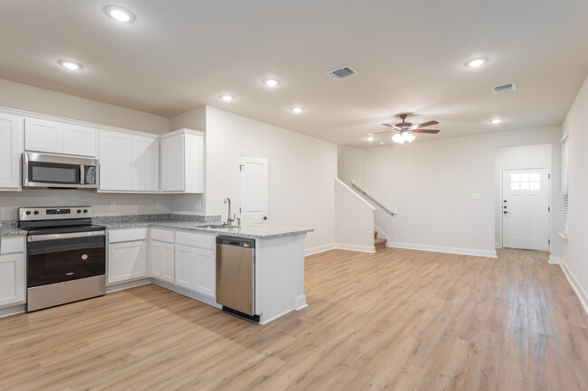Building Photo - 7606 Agave Bnd