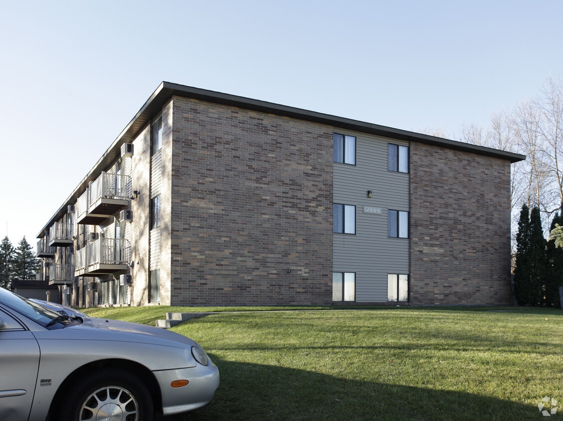 2844 W St Germain St - Edgewood Apartments