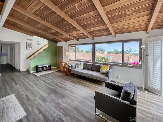 Building Photo - 5643 Linda Rosa Ave