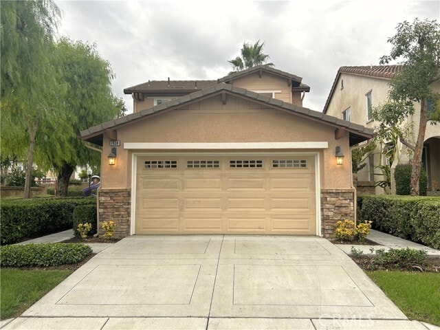 Foto principal - 7030 Angora St