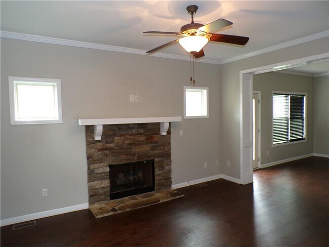 Building Photo - 21 Springmont Dr