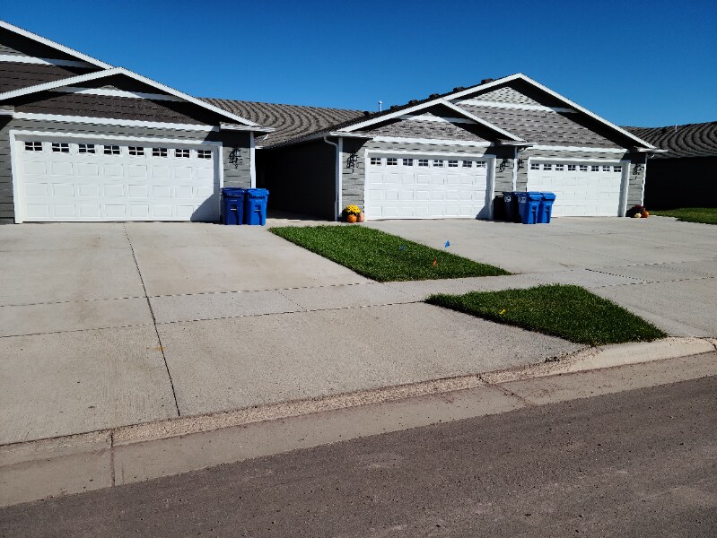 744 Justus Ave, Harrisburg, SD 57032 Townhome Rentals in Harrisburg