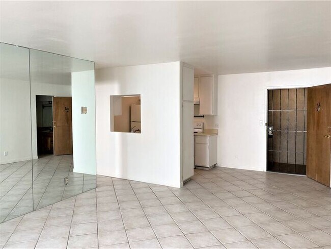 Building Photo - 4621 Lamont St