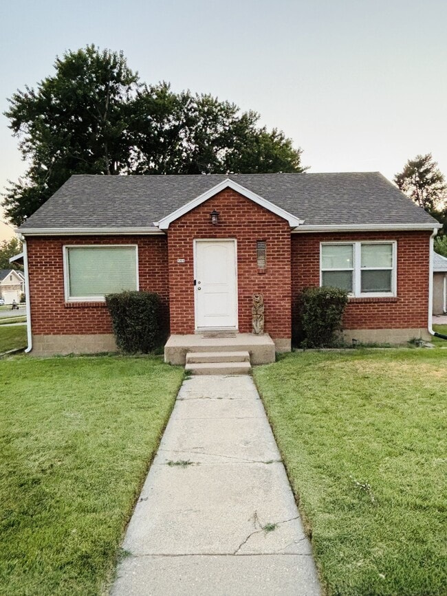 Building Photo - 586 S 400 E