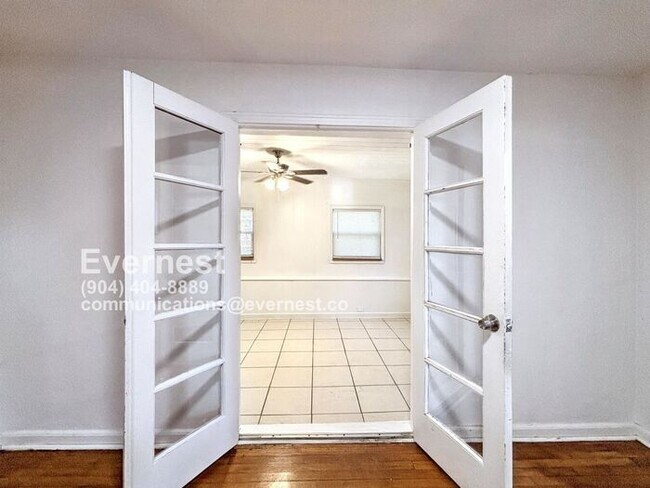 Foto del edificio - 2527 Blueberry Ln