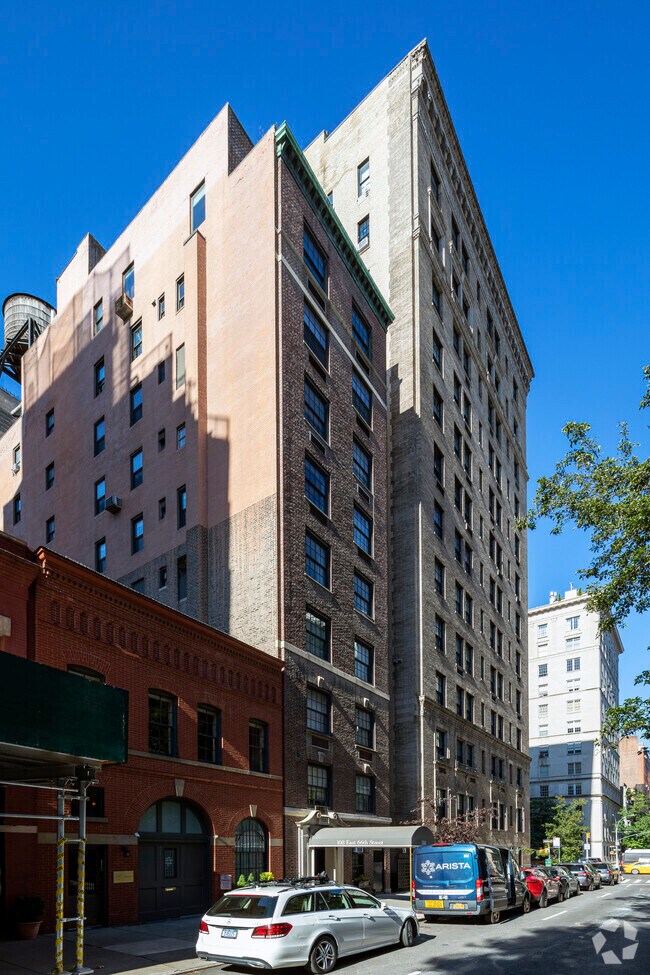 Building Photo - 108 E 66th St