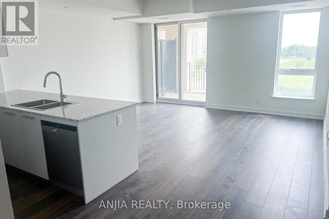 Building Photo - 101 Cathedral High St