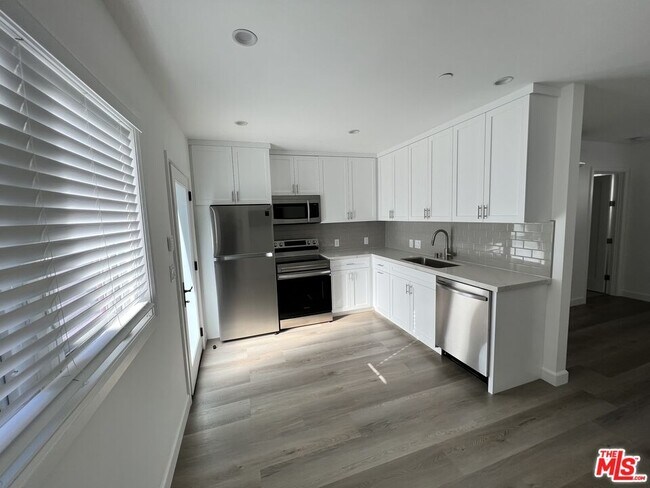 Building Photo - 1337 23rd St