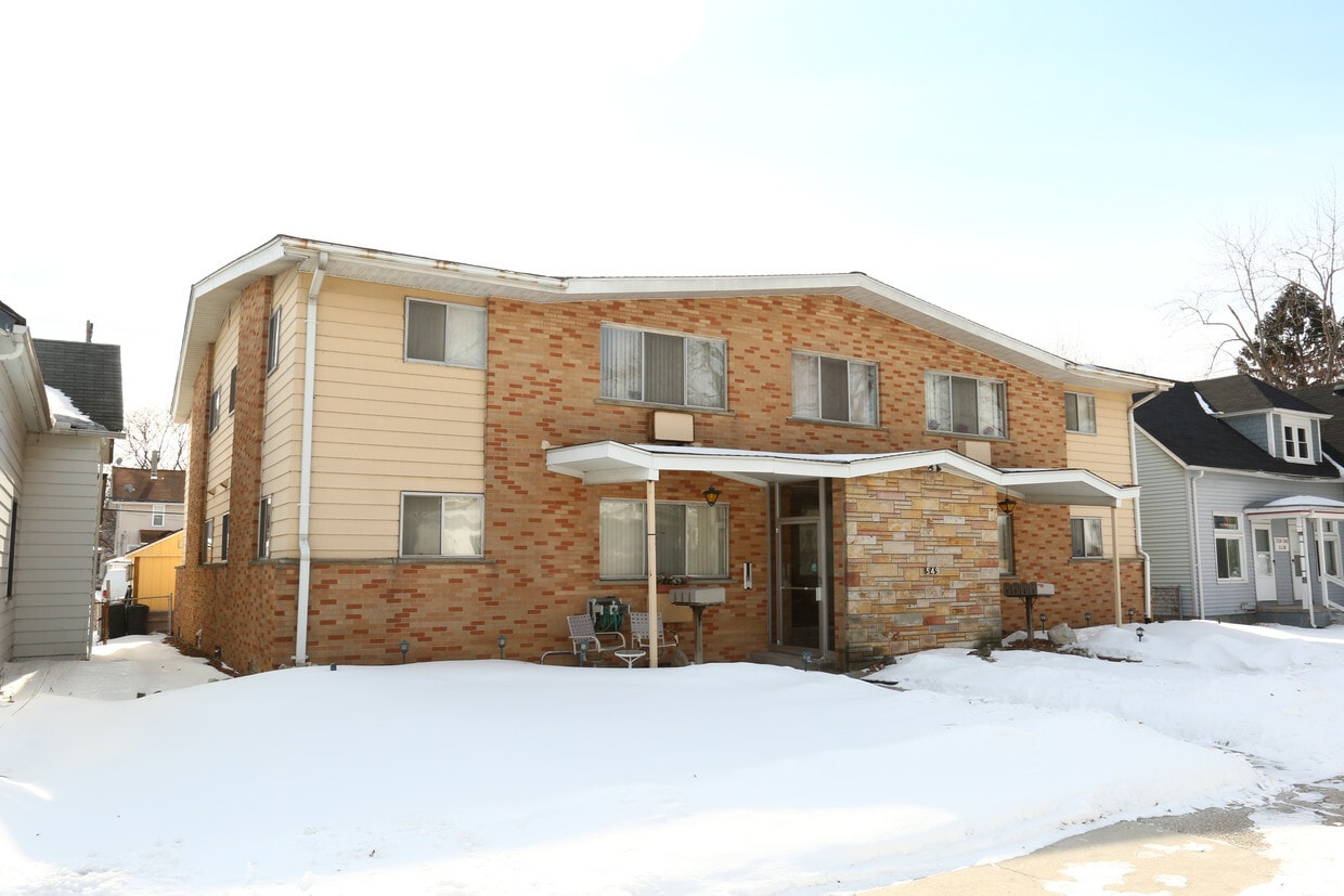549 Elm St, Wyandotte, MI 48192 Apartments in Wyandotte, MI