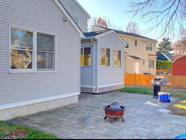 Foto del edificio - 43 Kingsbury Ln