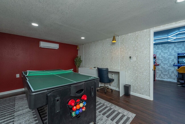 Building Photo - 2338 El Miner Dr