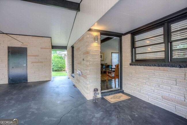 Building Photo - 1194 Weston Dr