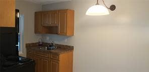 Building Photo - 711 NE 2nd Ave