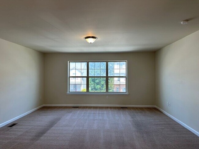 Foto del edificio - 6443 Creekbend Dr