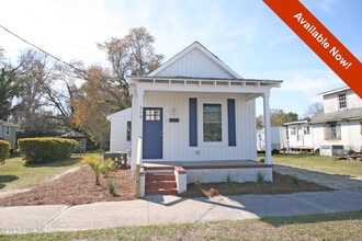 Building Photo - 319 Anderson St
