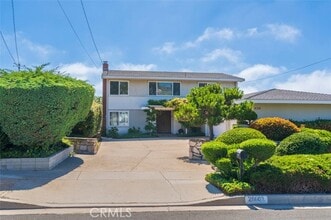 Building Photo - 28603 Cedarbluff Dr