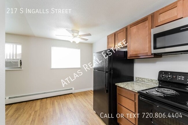Building Photo - Fabulous 2 Bedroom Unit Near Belmar - $500...
