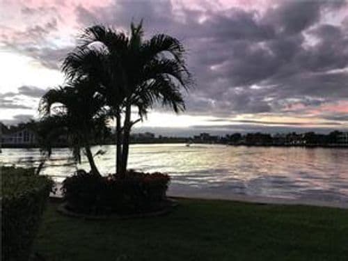 Primary Photo - 1201 S Riverside Dr
