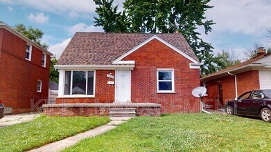 Building Photo - 16501 Fairmount Dr