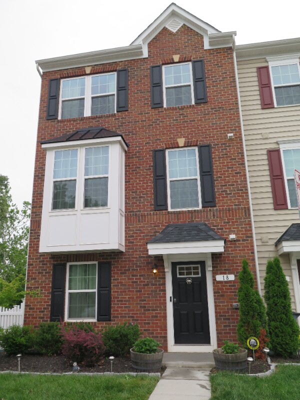 Building Photo - 18 Gates Park Ct