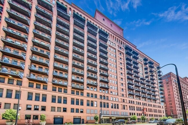 Building Photo - 165 N Canal St