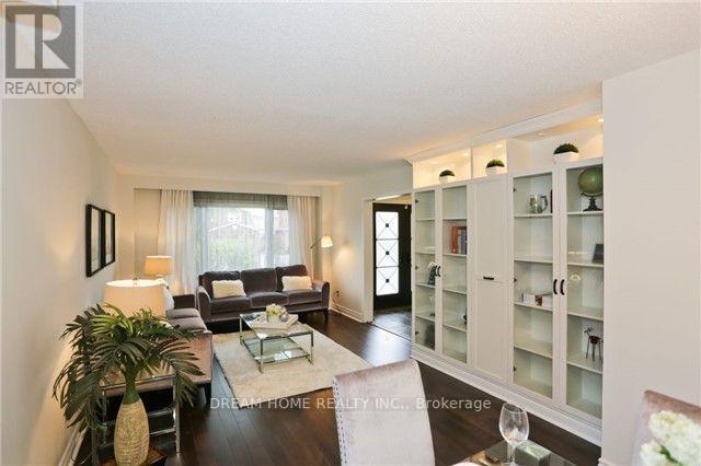 Building Photo - 2425 Carlanne Pl