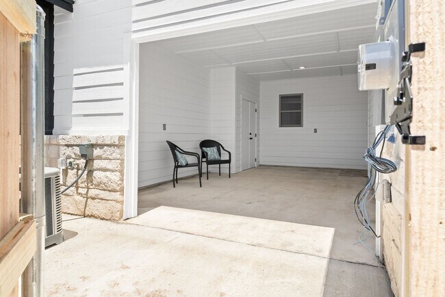 Foto del edificio - Available for Rent!