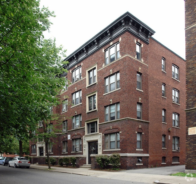 Building Photo - Outing Park II Apartments