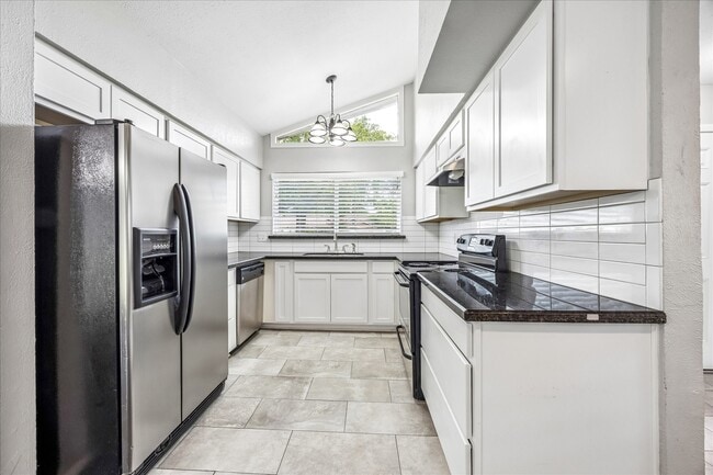 Foto del edificio - 5827 Southminster Dr