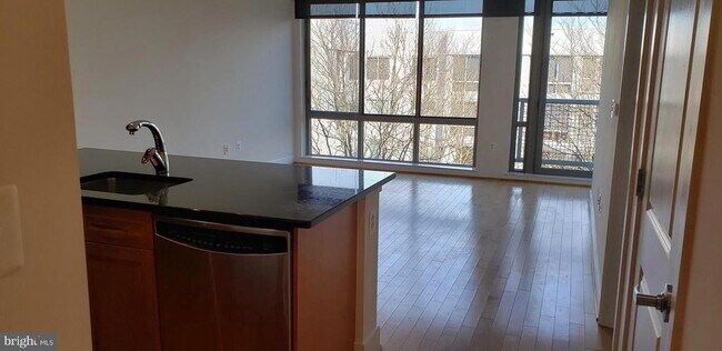Building Photo - 4101 Albemarle St NW