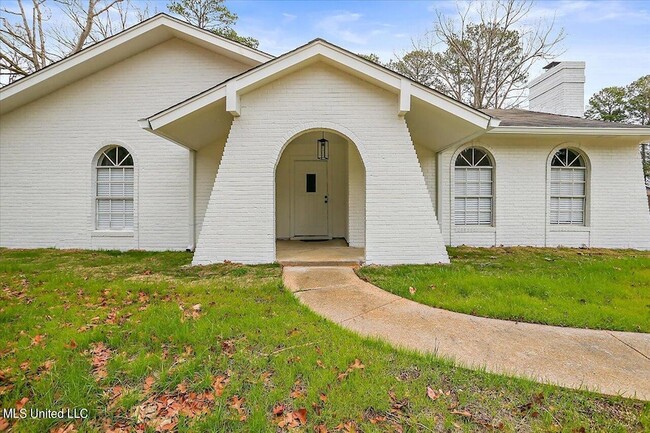 Building Photo - 249 Bay Park Dr