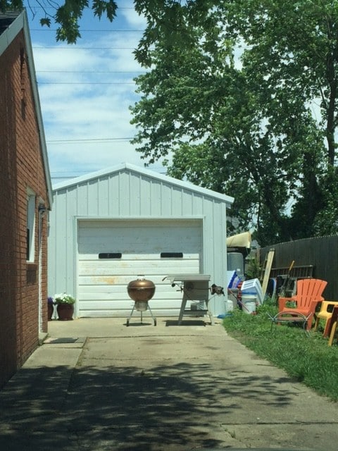 Building Photo - 151 Tamarack Rd