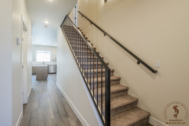 Foto del edificio - 2453 Revere Rd