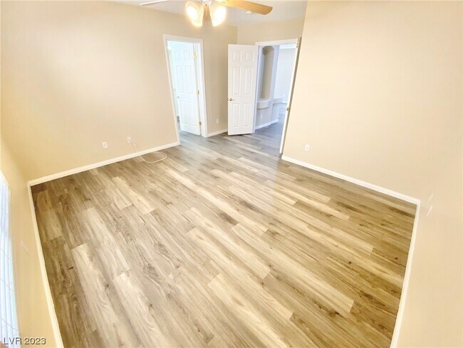 Building Photo - 10956 Fintry Hills St