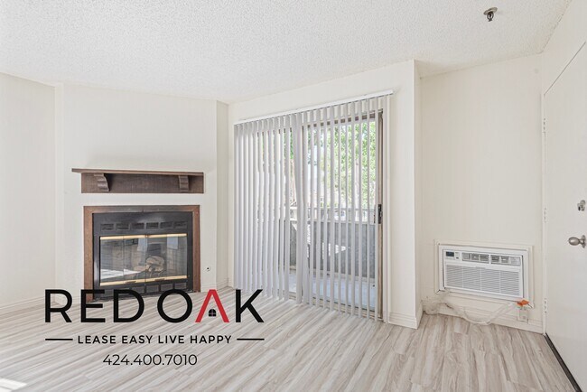 Building Photo - Outstanding One Bedroom with Private Balco...