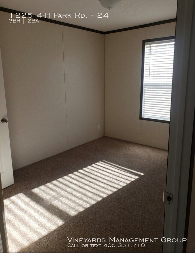 Building Photo - Move in ready 3 bedroom 2 bathroom