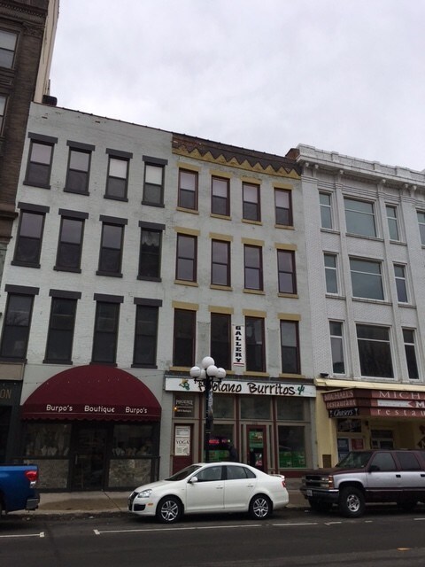 Foto principal - 108 W Washington St