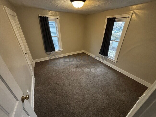 Foto del edificio - 1263 College Ave NE