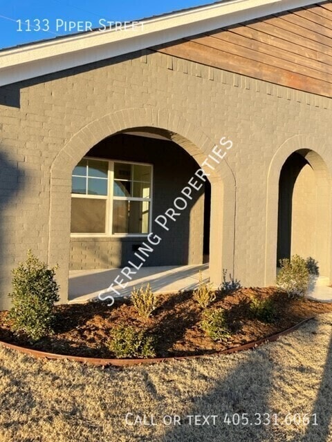 Building Photo - 1133 Piper St