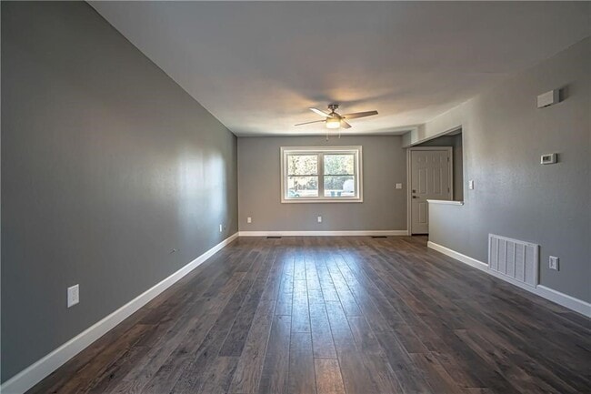 Foto del edificio - 1312 Royal Dr