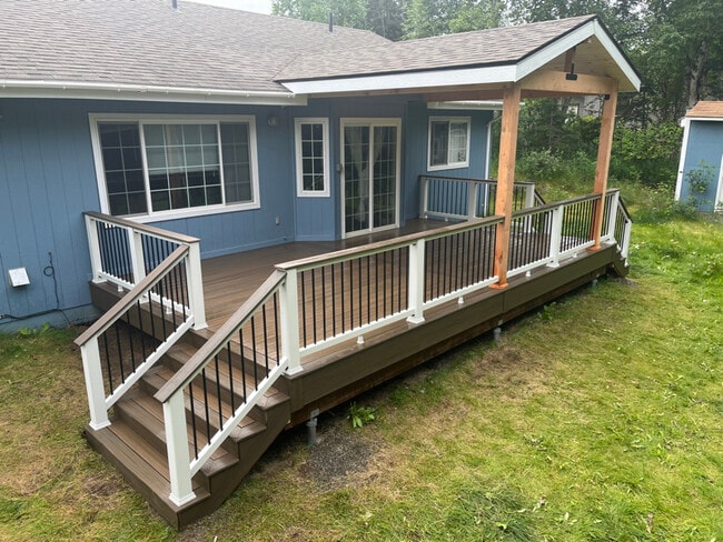 Building Photo - 716 N Pine Ridge Loop